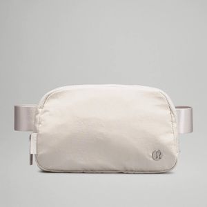 NWT Lululemon Everywhere belt bag